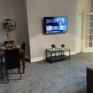 Apartment Heaton-beautiful 3 Double Bedrooms Sleeps 6 Free Parking And Wifi, Newcastle upon Tyne